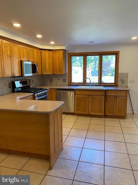 2052 E Mcgalliard Ave, Hamilton, NJ 08610 photo 5