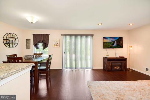 104 Violet Ln, Ewing, NJ 08628 photo 5