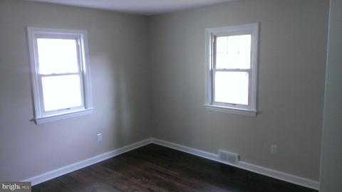 83 Ridgewood Ave, Ewing, NJ 08618 photo 4
