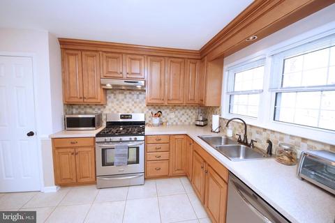 28 Heather Dr, Ewing, NJ 08638 photo 13