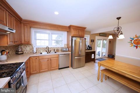 28 Heather Dr, Ewing, NJ 08638 photo 12