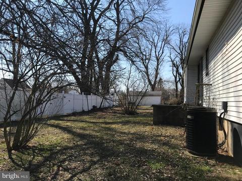 9 Brattle Ave, Ewing, NJ 08638 photo 16
