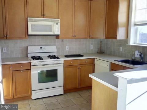 147 Masterson Ct, Ewing, NJ 08618 photo 6