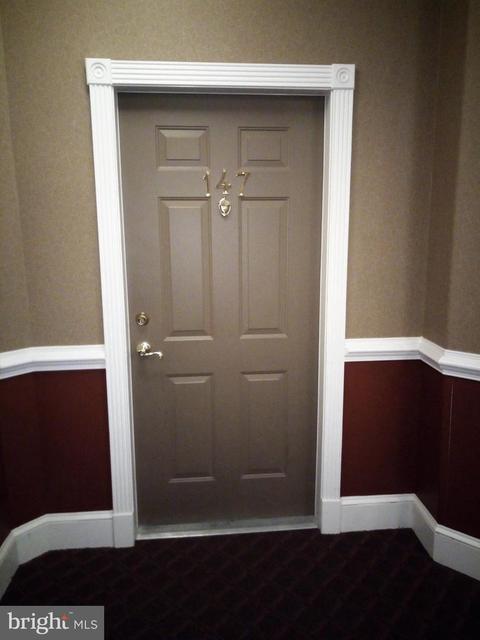 147 Masterson Ct, Ewing, NJ 08618 photo 2