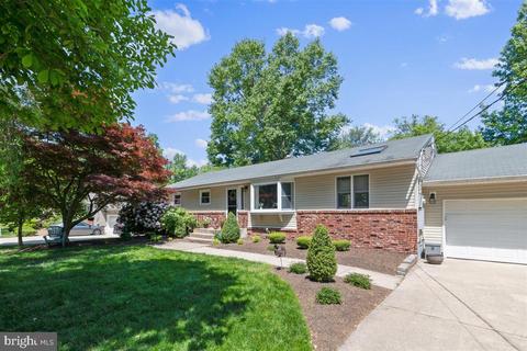 6 Apache Dr, Pennington, NJ 08534 photo 2