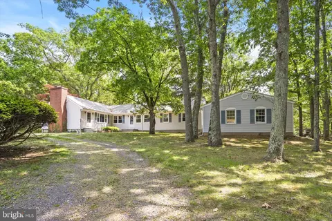 13 Spring Rd, Millstone Township, NJ 08510