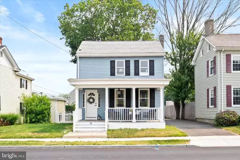 41 Church St, Allentown, NJ 08501