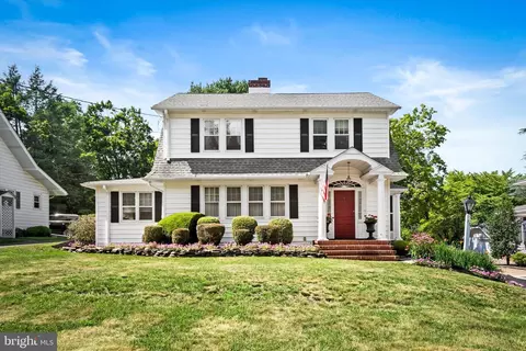 82 S Main St, Allentown, NJ 08501