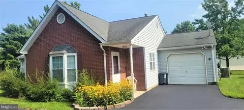 9 Datchet Close, Freehold, NJ 07728