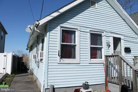 131 6th St, Hazlet, NJ 07730