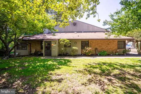66 Friendship Ct, Red Bank, NJ 07701