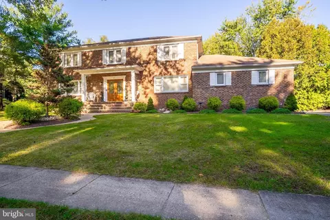 52 Ottowa Rd S, Marlboro, NJ 07746