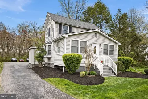 403 Main St, Manalapan, NJ 07726