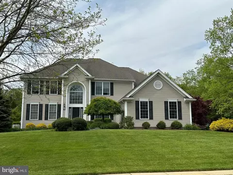 10 Victoria Ct, Cream Ridge, NJ 08514
