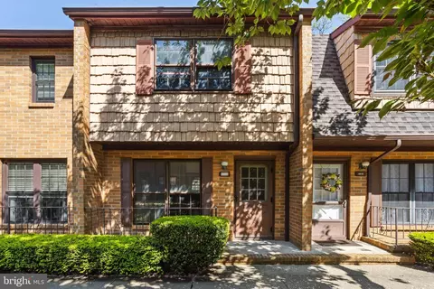 301 Spring St #30, Red Bank, NJ 07701