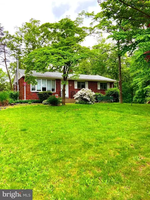 12 Main St, Cream Ridge, NJ 08514