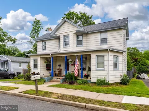 21 Pearl St, Allentown, NJ 08501