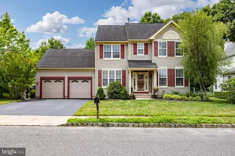 11 Dayna Ct, Howell, NJ 07731
