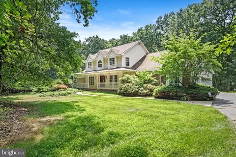 14 Fox Hill Dr, Perrineville, NJ 08535