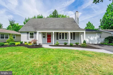 45 Deborah Ln, Matawan, NJ 07747