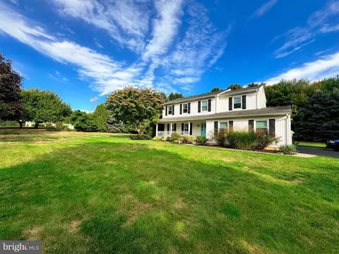 15 Long Acre Dr, Cream Ridge, NJ 08514