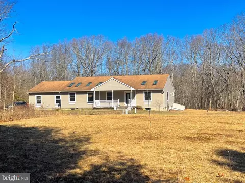 10 Spring Rd, Clarksburg, NJ 08510