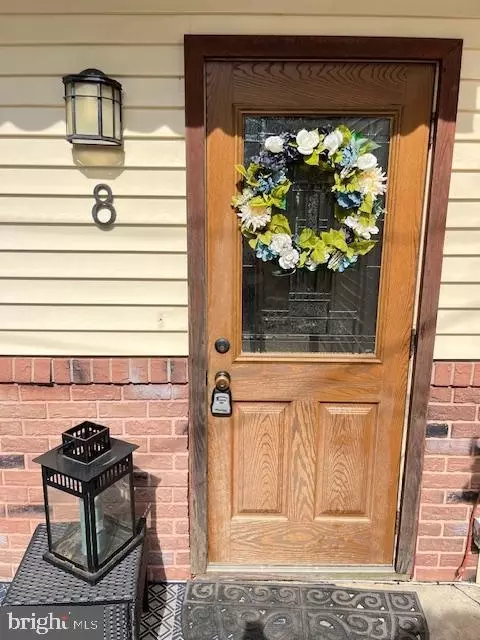 8 Tamara Dr, Roosevelt, NJ 08555