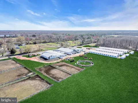 935 Lakewood Farmingdale Rd, Howell, NJ 07731
