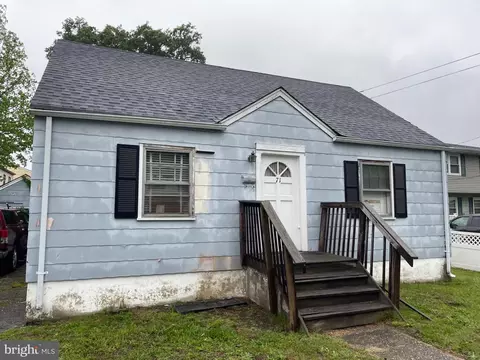 71 13th St, Keansburg, NJ 07734