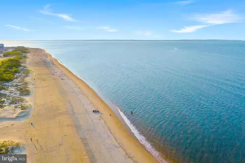 16 Woodside Ln, Keansburg, NJ 07734