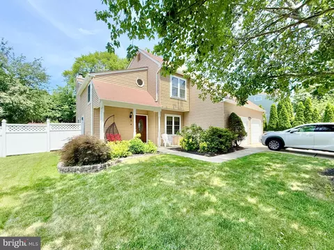 20 Concord Cir, Howell, NJ 07731