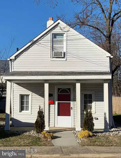 195 Atlantic St, Keyport, NJ 07735