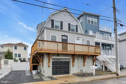 16 Barberie Ave, Highlands, NJ 07732