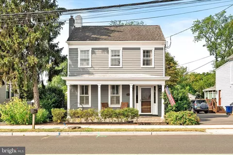 22 Church St, Allentown, NJ 08501