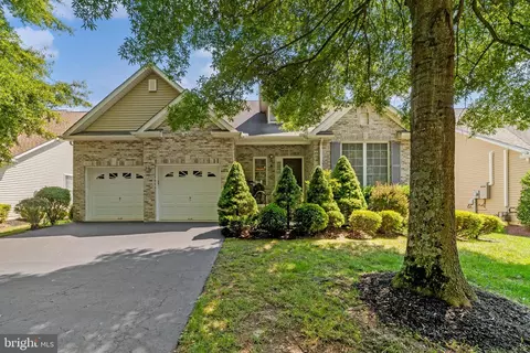 319 Highgate Ct, Marlboro, NJ 07746