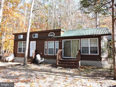 724 Monmouth Rd #8, Cream Ridge, NJ 08514