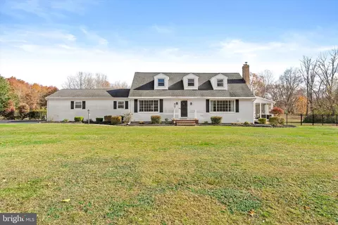 21 Holmes Mill Rd, Allentown, NJ 08501