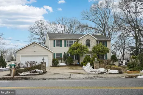 2722 W Bangs Ave, Neptune, NJ 07753