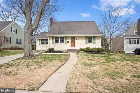 47 Mclean St, Red Bank, NJ 07701