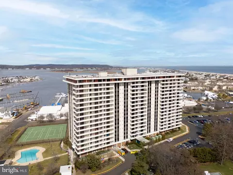 1 Channel Dr #1707, Monmouth Beach, NJ 07750