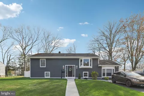 118 Darien Rd, Howell, NJ 07731
