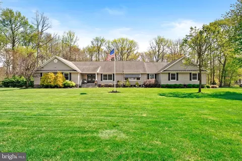 83 Oak Glen Rd, Howell, NJ 07731