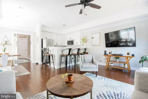 20 Waverly St, Keyport, NJ 07735