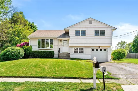 3 Probasco Dr, Allentown, NJ 08501