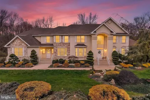 13 Palmer Cir, Millstone Township, NJ 08535
