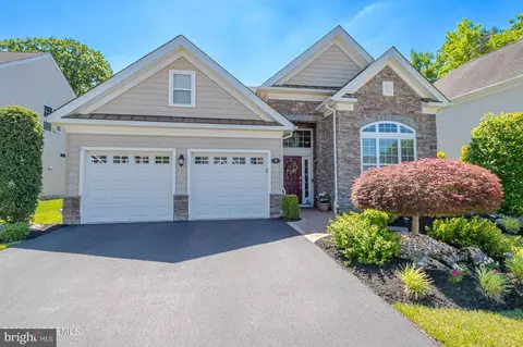 5 Tree Line Dr, Freehold, NJ 07728