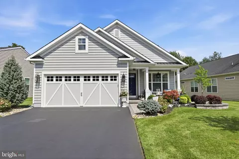 39 Mallard Ct, Howell, NJ 07731