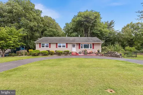 7 Chambers Rd, Millstone Township, NJ 08510