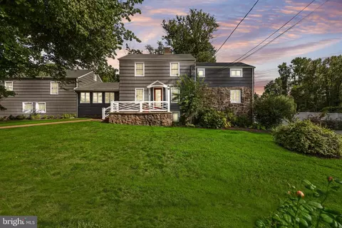 543 Old York Rd, Allentown, NJ 08501