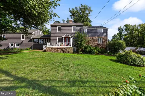 543 Old York Rd, Allentown, NJ 08501